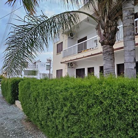 Sea Apartments Lárnaca Exterior foto