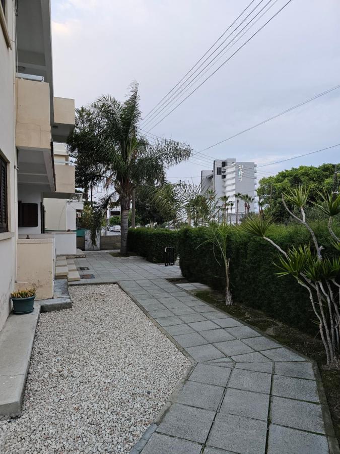 Sea Apartments Lárnaca Exterior foto