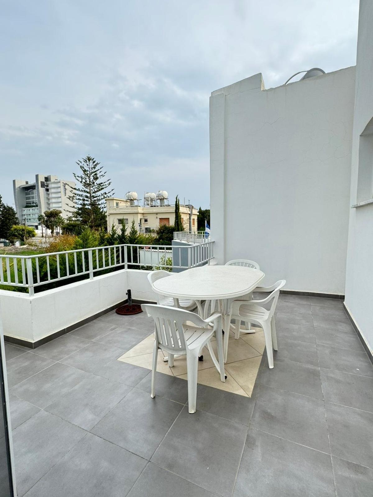 Sea Apartments Lárnaca Exterior foto