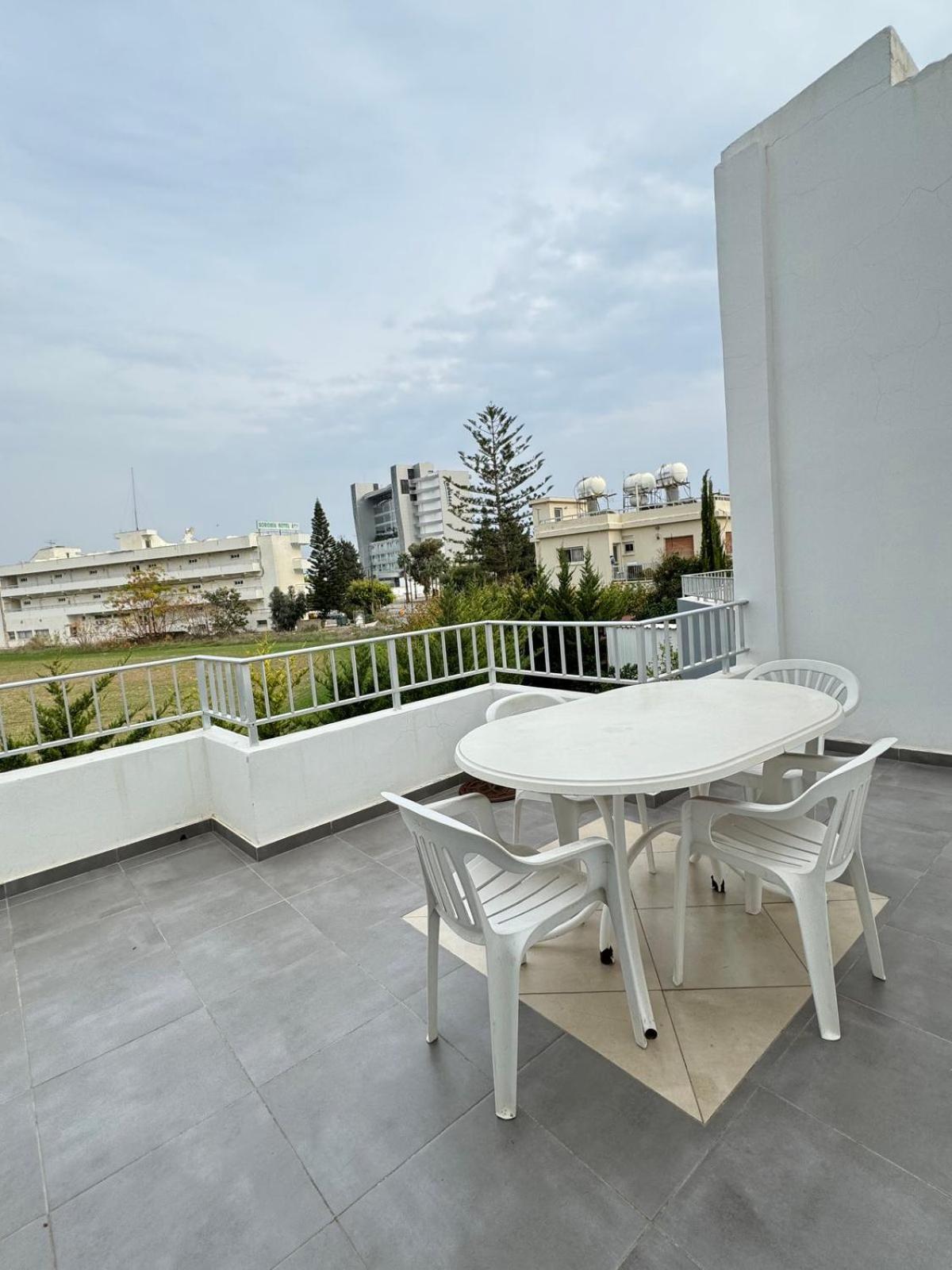 Sea Apartments Lárnaca Exterior foto